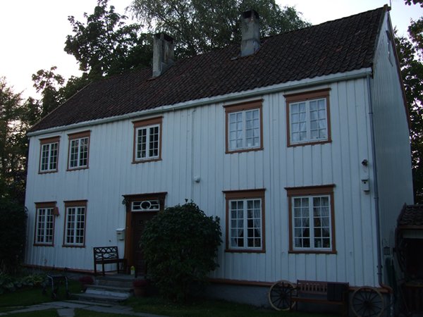 Ett av våningshusene på Falkenborg i september 2008.
