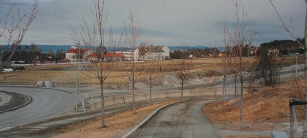 Jonsvannsvegen ved Voll studentby 1997. Foto: Hallvard Berget